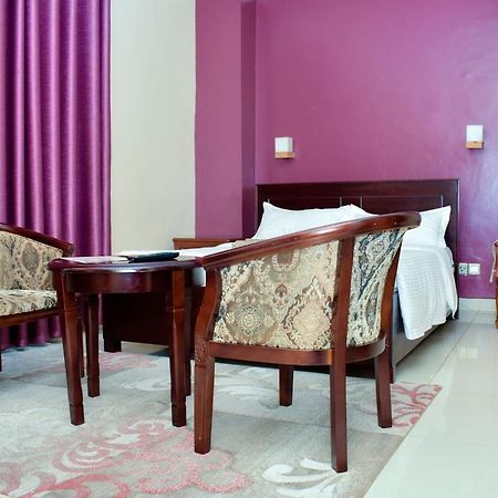 Diamonds Hotel Kampala Eksteriør billede