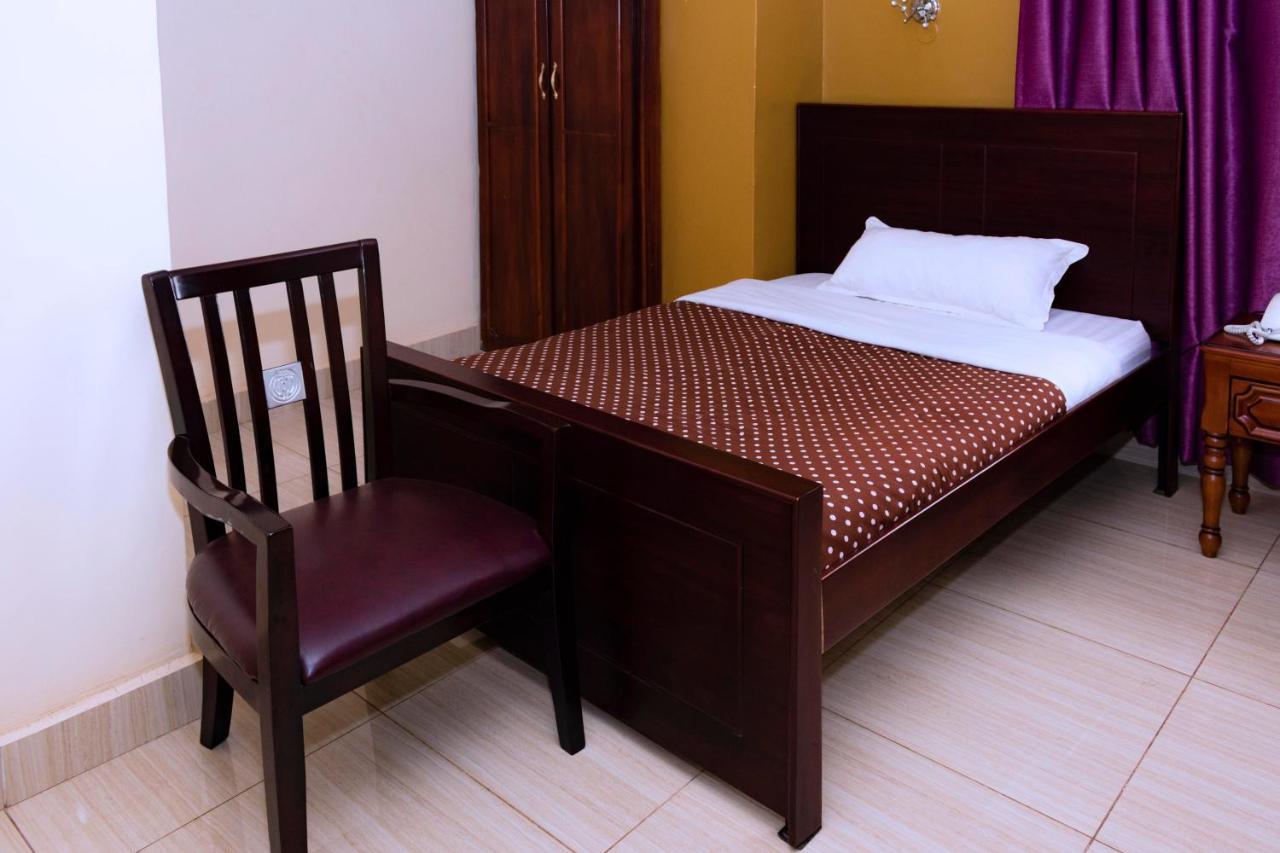 Diamonds Hotel Kampala Eksteriør billede